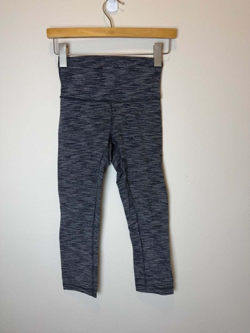 Lululemon Wunder Under Crop Hi-Rise Size 4 Dramatic Static Black White